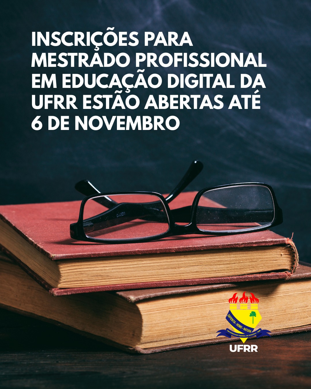Fachada da Universidade Federal de Roraima com estudantes em destaque para o mestrado UFRR em educação digital